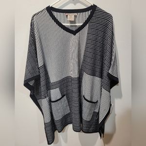 Sharon Young NWT Black and White Poncho top